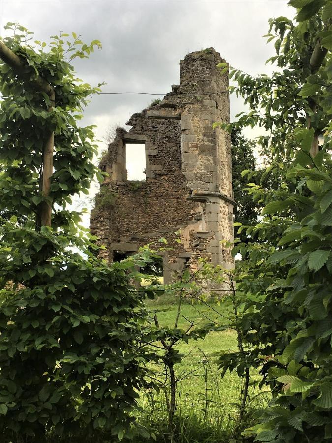 Chateau De La Chasse-Guerre Bed and Breakfast Hardanges Esterno foto