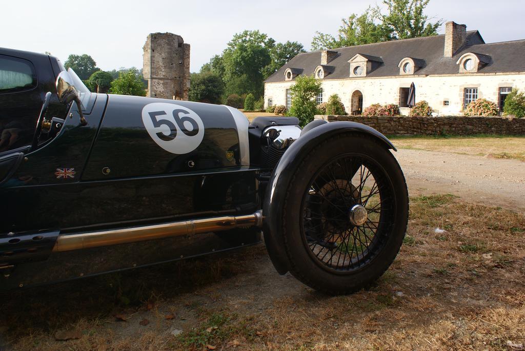 Chateau De La Chasse-Guerre Bed and Breakfast Hardanges Esterno foto