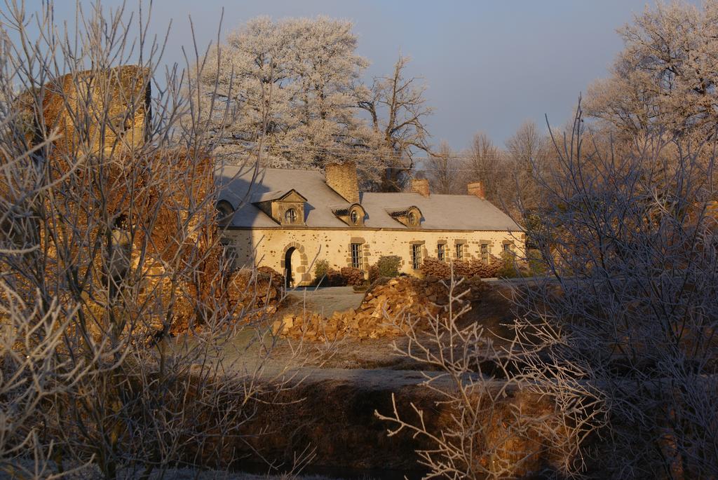 Chateau De La Chasse-Guerre Bed and Breakfast Hardanges Esterno foto