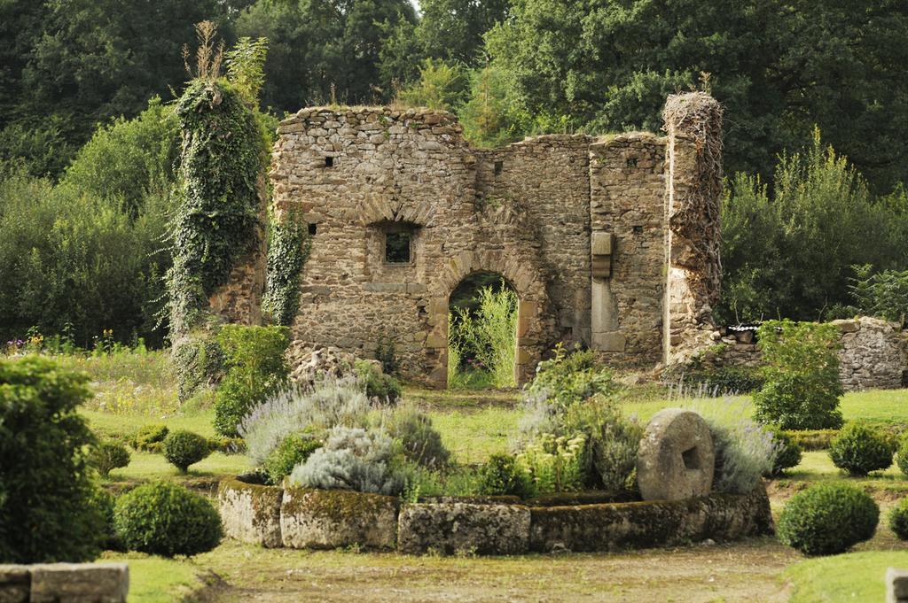 Chateau De La Chasse-Guerre Bed and Breakfast Hardanges Esterno foto