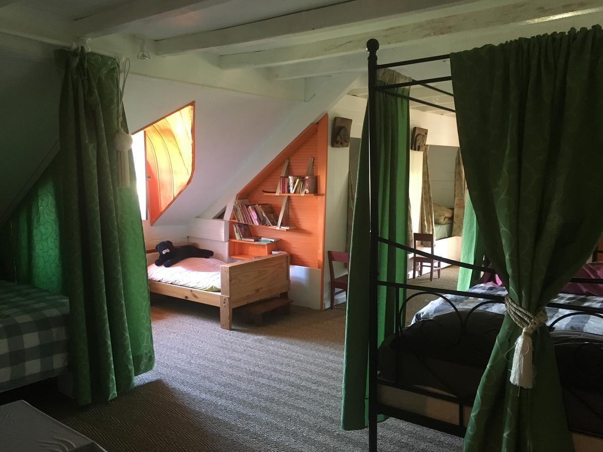 Chateau De La Chasse-Guerre Bed and Breakfast Hardanges Esterno foto
