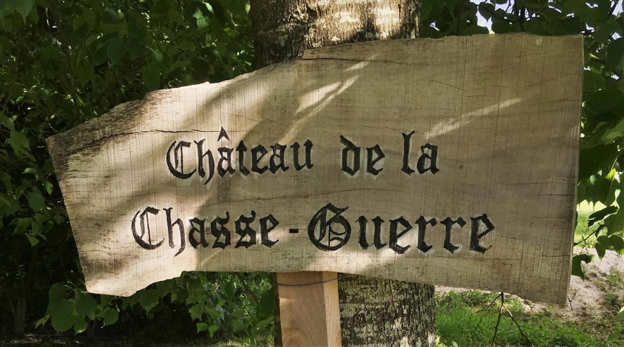 Chateau De La Chasse-Guerre Bed and Breakfast Hardanges Esterno foto