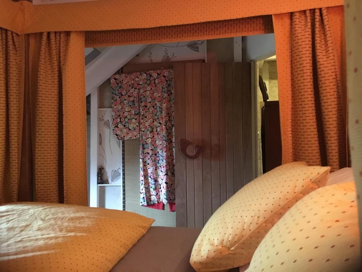 Chateau De La Chasse-Guerre Bed and Breakfast Hardanges Esterno foto